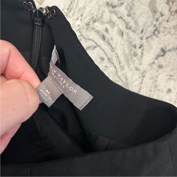 CLEARANCE Ann Taylor Business Skirt Black 6 petite - Picture 4 of 4